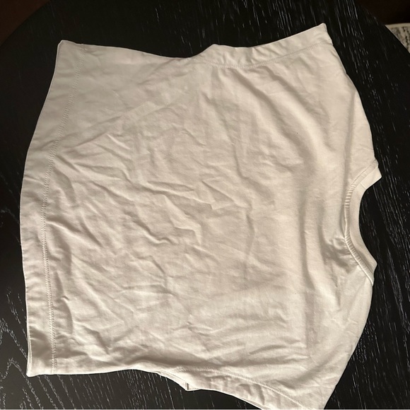 Nike cropped tee - Picture 2 of 2